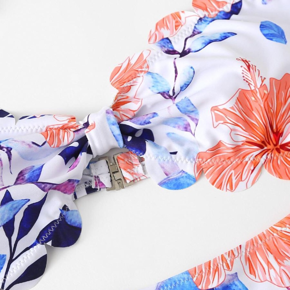 🆕Scallop trim cut out floral one piece swimsuit - Picture 6 of 8